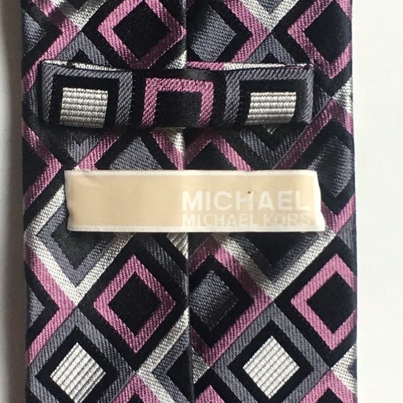 Michael Kors Gray Pink Black White 100% Silk Tie - Picture 3 of 3